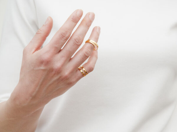 initial chevalier ring