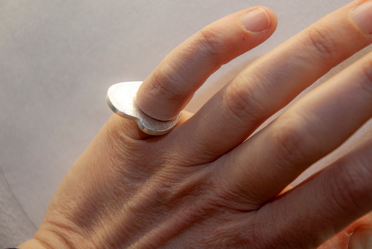 χρυσό minimal δαχτυλίδι καρδιά katerina melio jewelry χειροποίητο κόσμημα